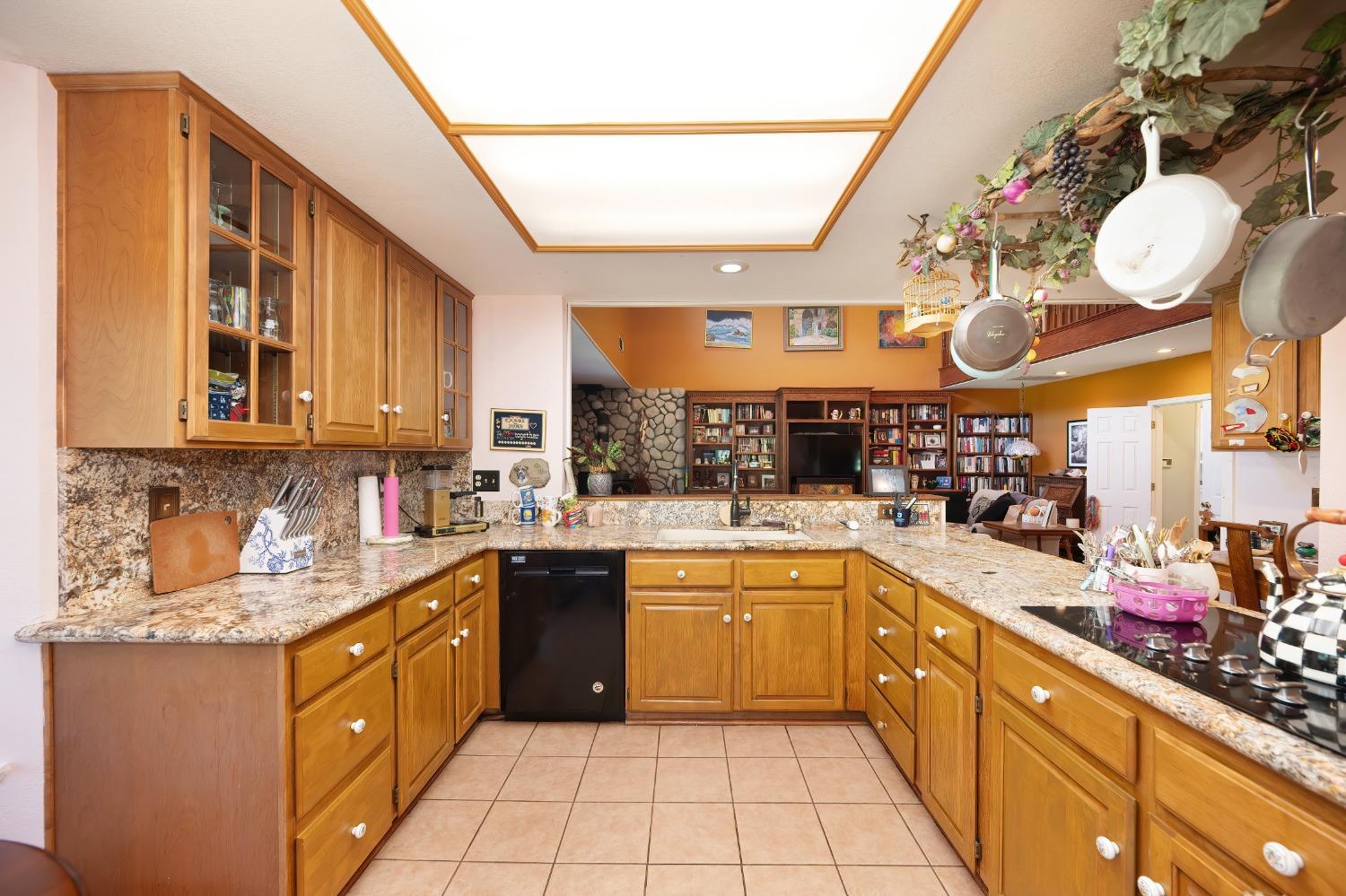 Detail Gallery Image 17 of 81 For 2601 Roundhill Cir, Placerville,  CA 95667 - 4 Beds | 3 Baths