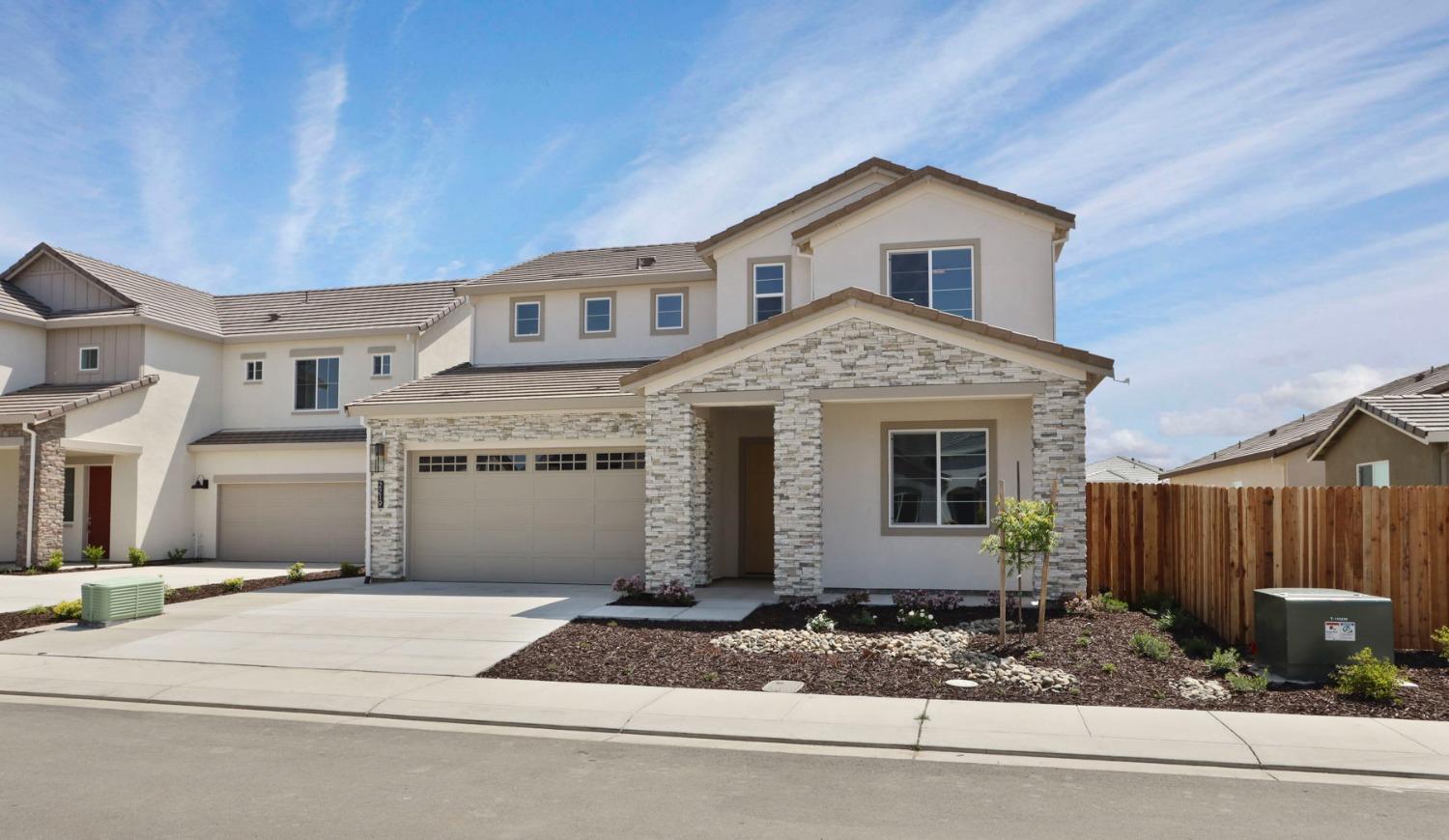 Paramount Lane, Manteca, California image 1