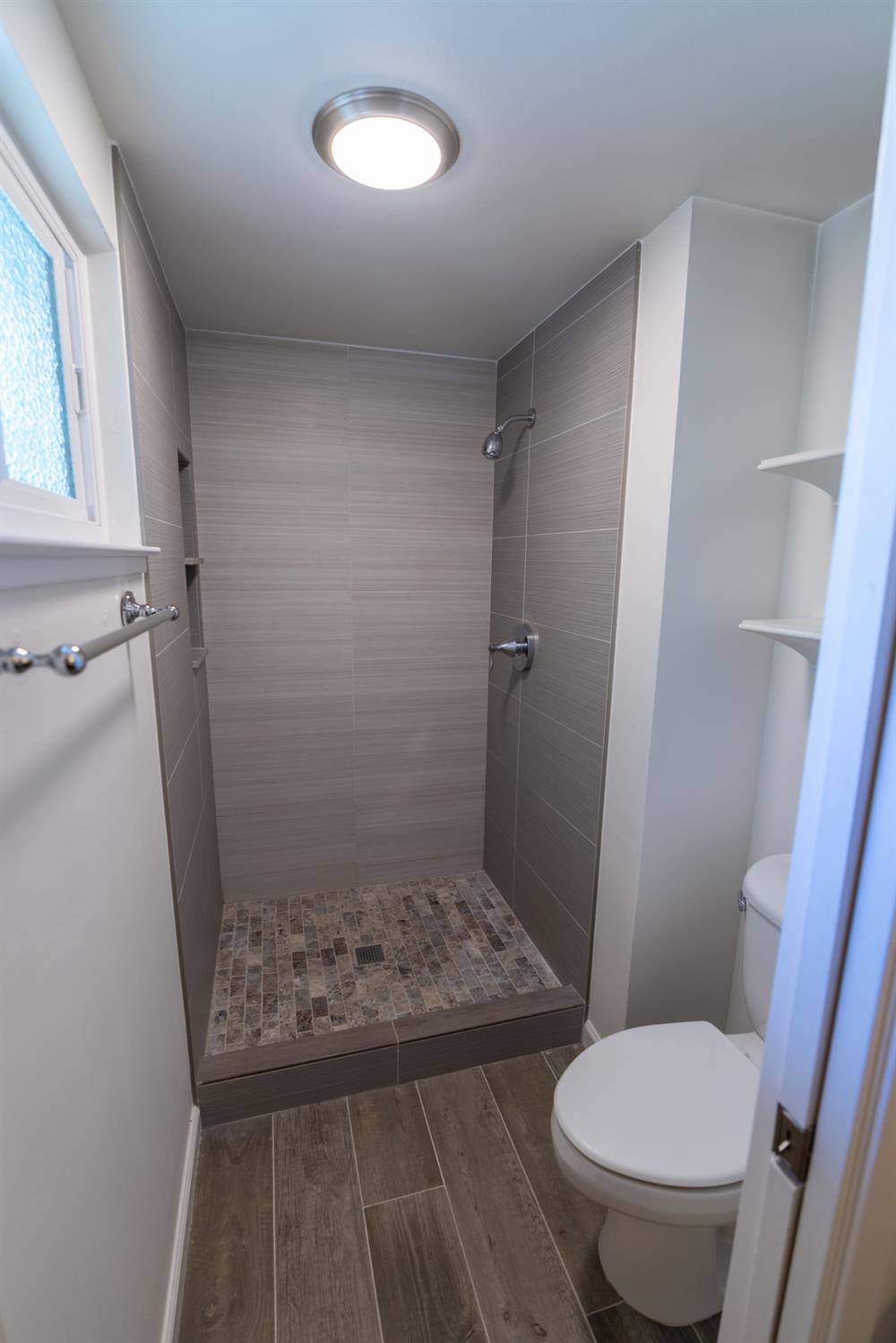 Detail Gallery Image 14 of 19 For 2200 El Cejo Cir, Rancho Cordova,  CA 95670 - 5 Beds | 2/1 Baths
