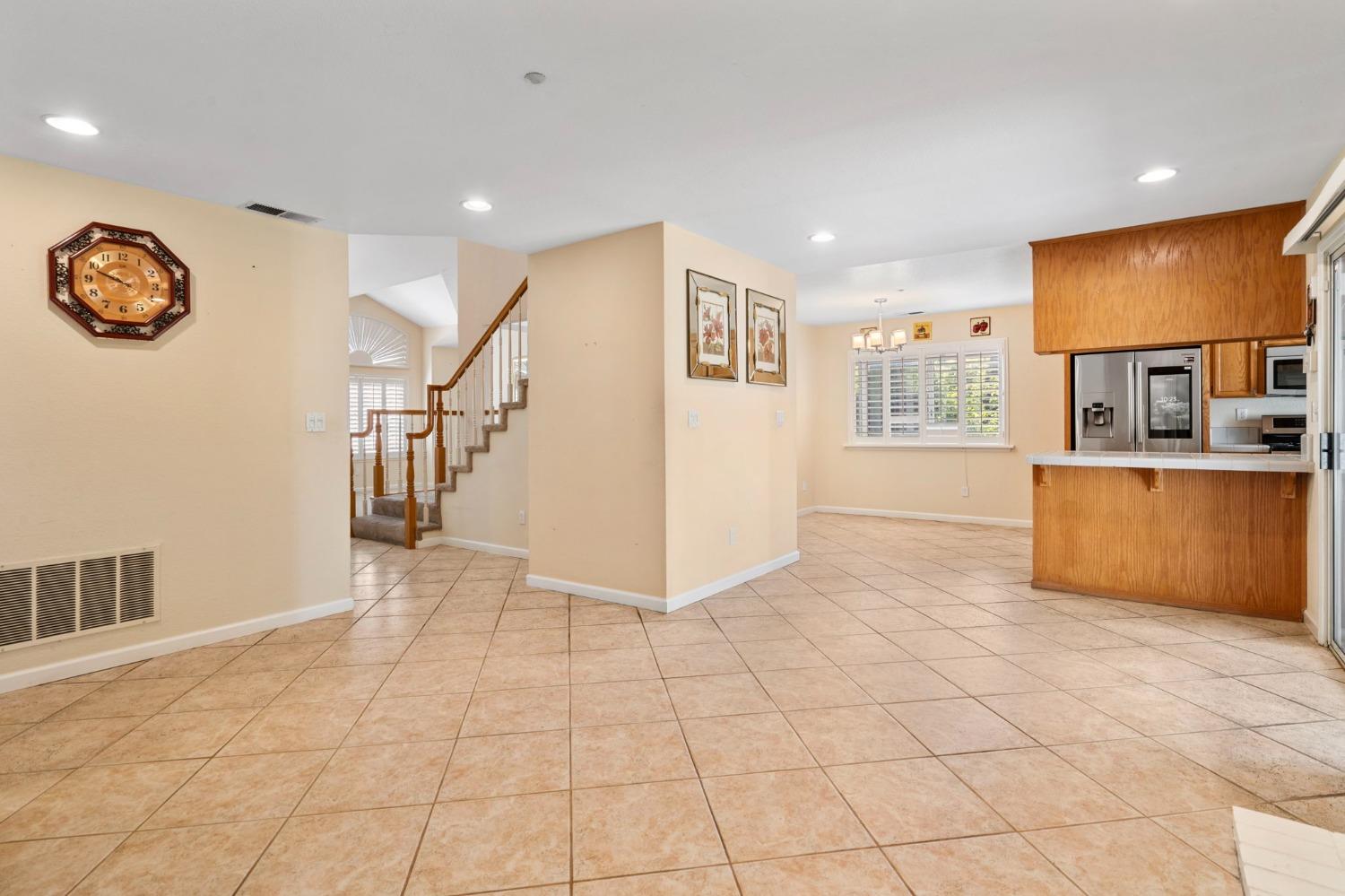 Detail Gallery Image 13 of 45 For 775 Vivian Dr, Livermore,  CA 94550 - 4 Beds | 3 Baths