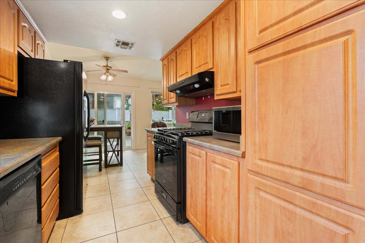 Detail Gallery Image 15 of 38 For 6385 Arcadia Ave, Loomis,  CA 95650 - 3 Beds | 2 Baths