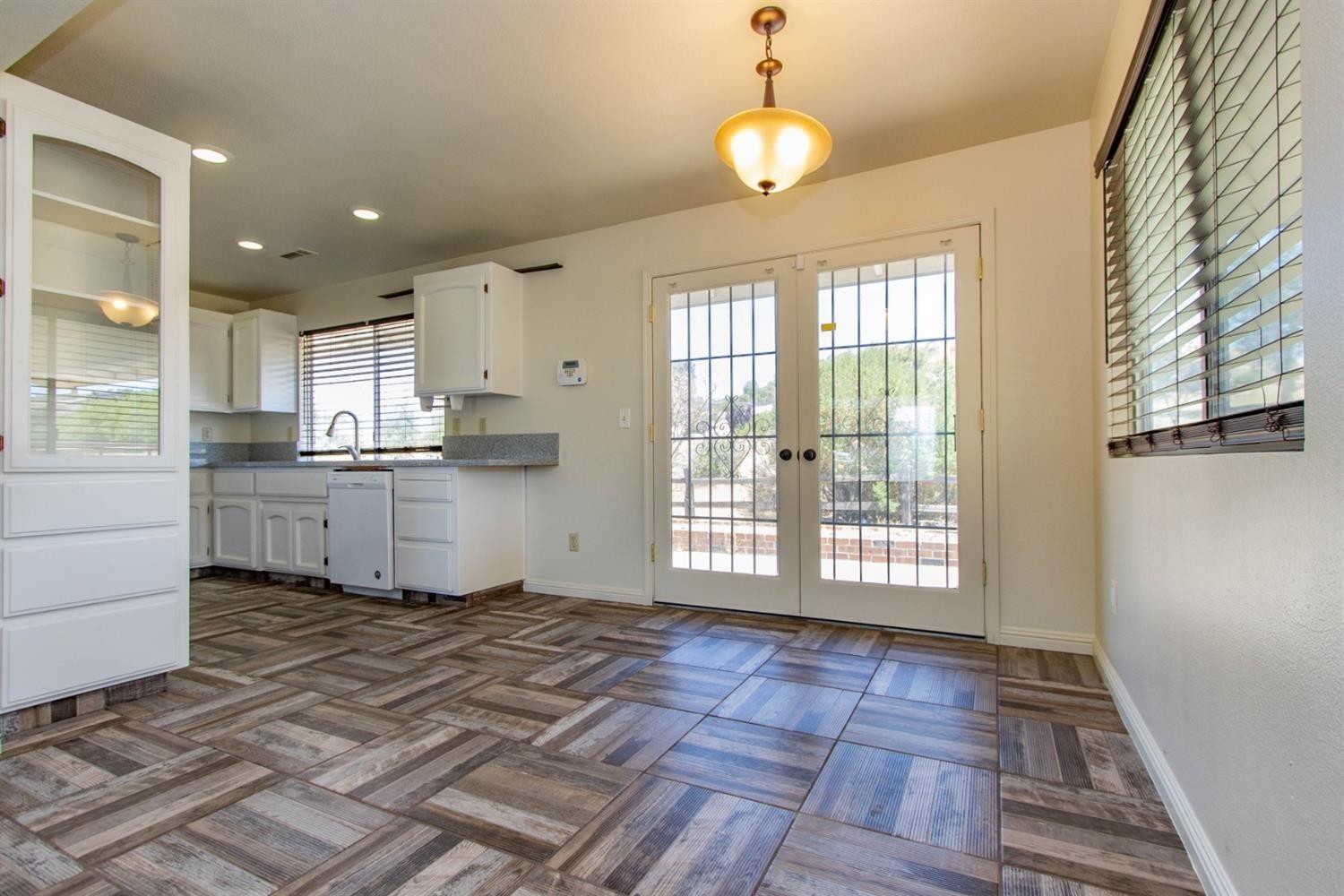 Golfito Way, La Grange, California image 9