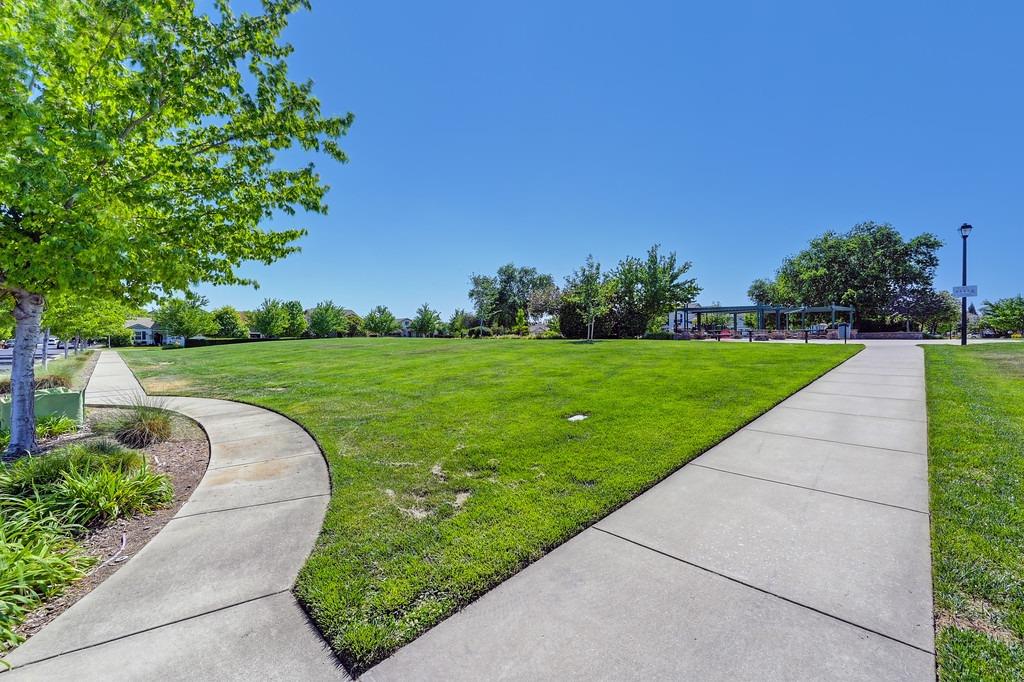 Detail Gallery Image 32 of 44 For 2425 Rockrose Cir, Roseville,  CA 95747 - 4 Beds | 3 Baths
