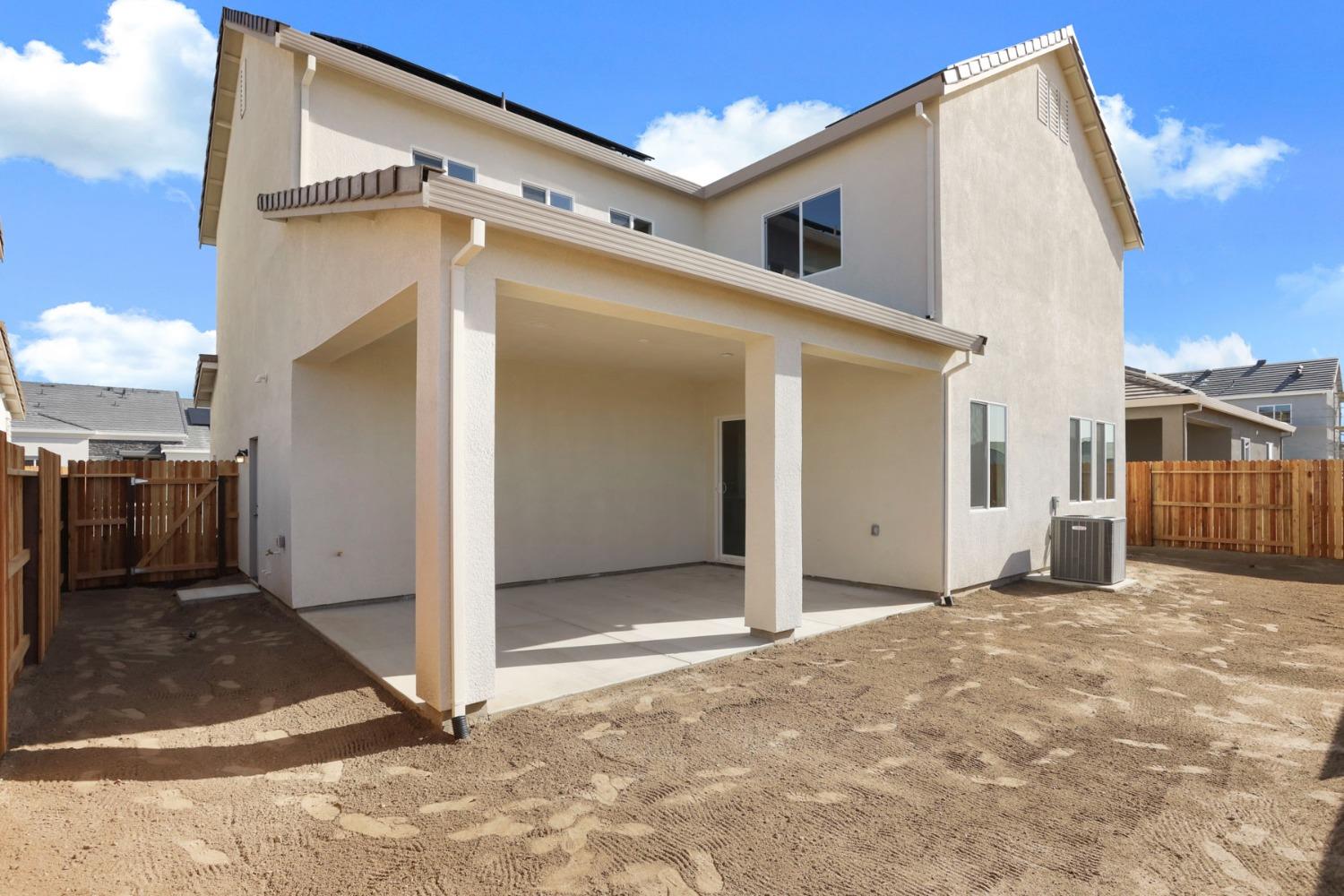 Paramount Lane, Manteca, California image 19