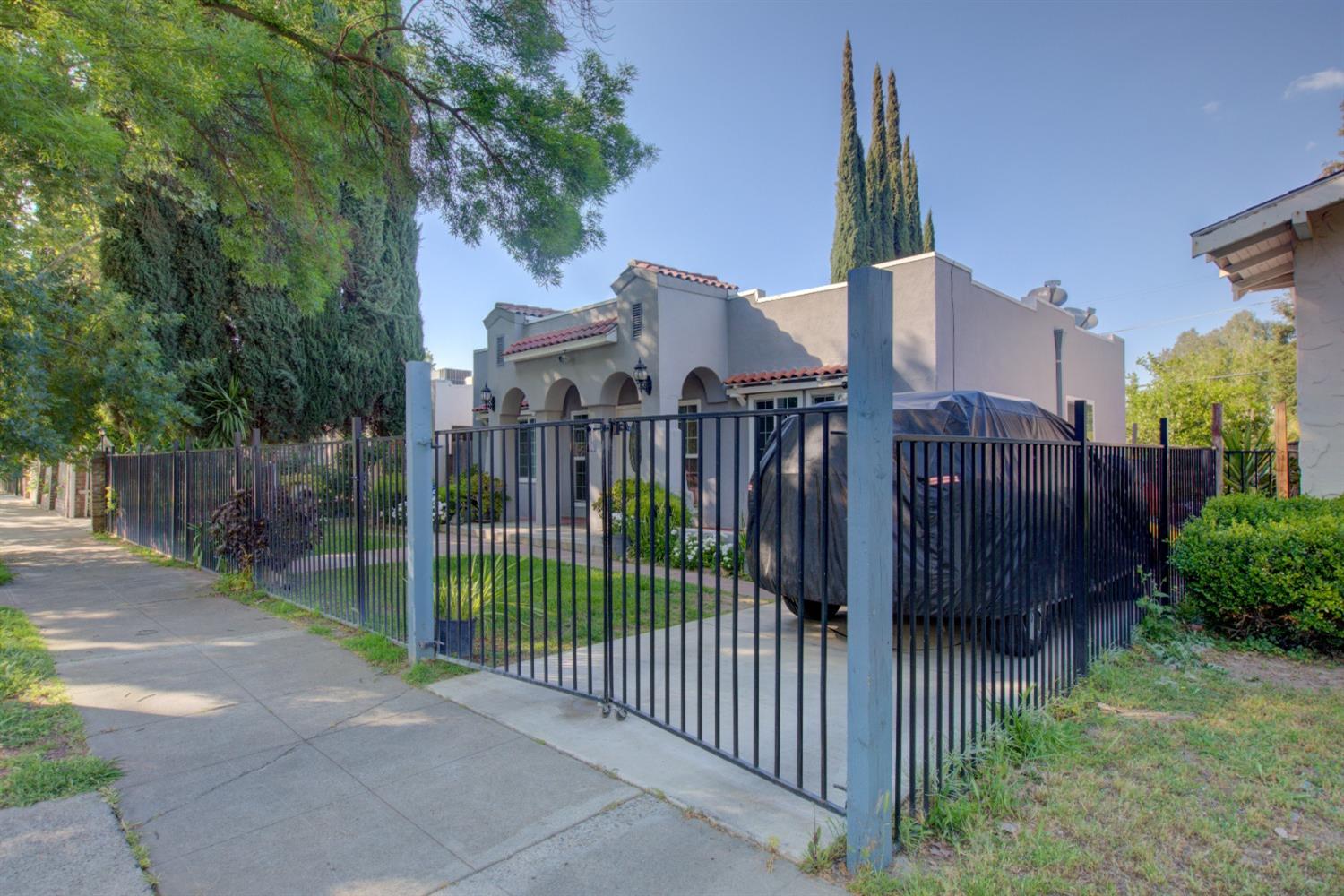 Detail Gallery Image 4 of 24 For 221 W 23rd St, Merced,  CA 95340 - 3 Beds | 1 Baths