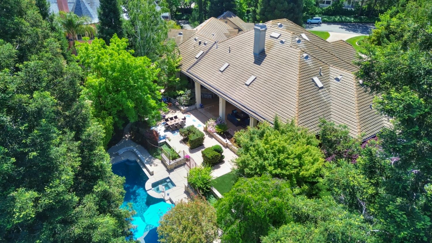 Detail Gallery Image 71 of 81 For 5011 Jardin Ln, Carmichael,  CA 95608 - 4 Beds | 4 Baths