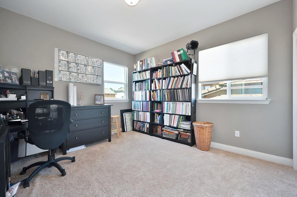 Detail Gallery Image 20 of 44 For 2425 Rockrose Cir, Roseville,  CA 95747 - 4 Beds | 3 Baths