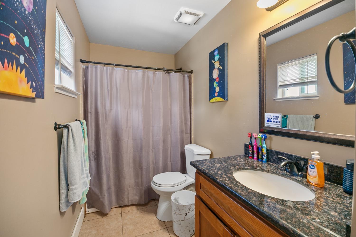 Detail Gallery Image 17 of 30 For 3879 8th Ave, Sacramento,  CA 95817 - 3 Beds | 2/1 Baths