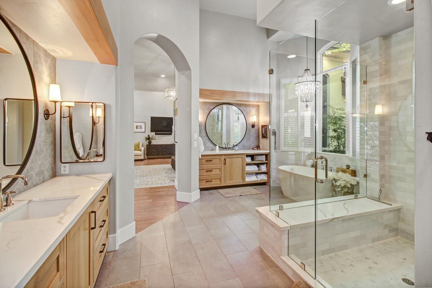 Detail Gallery Image 35 of 81 For 5011 Jardin Ln, Carmichael,  CA 95608 - 4 Beds | 4 Baths