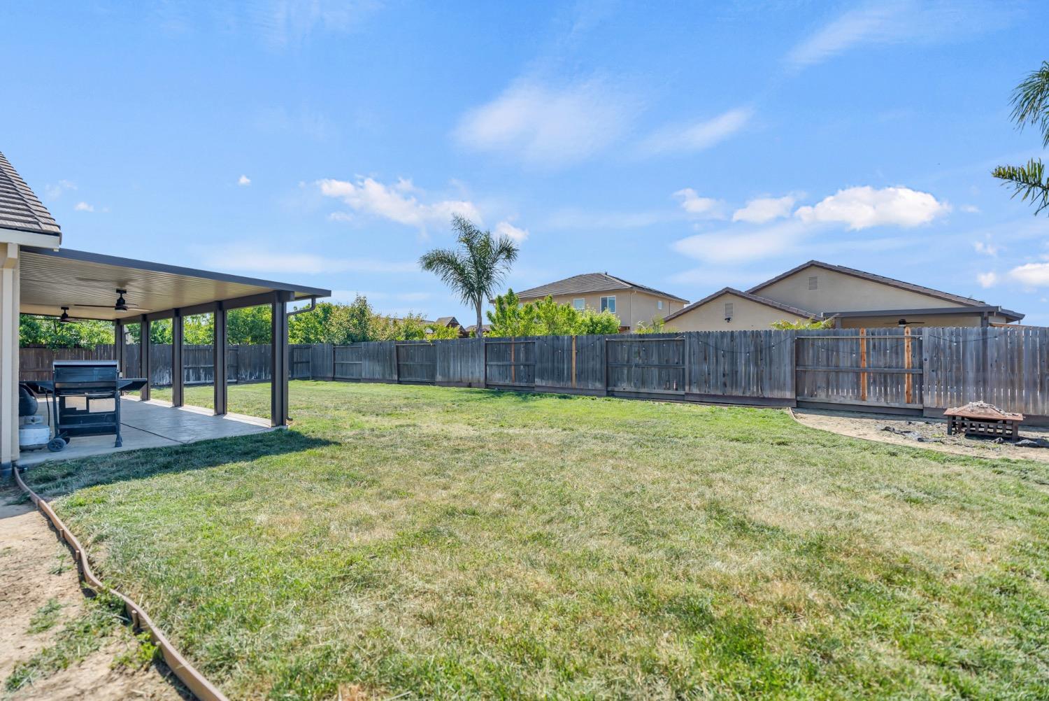 Detail Gallery Image 34 of 42 For 1096 Sierra Bluff St, Plumas Lake,  CA 95961 - 3 Beds | 2 Baths