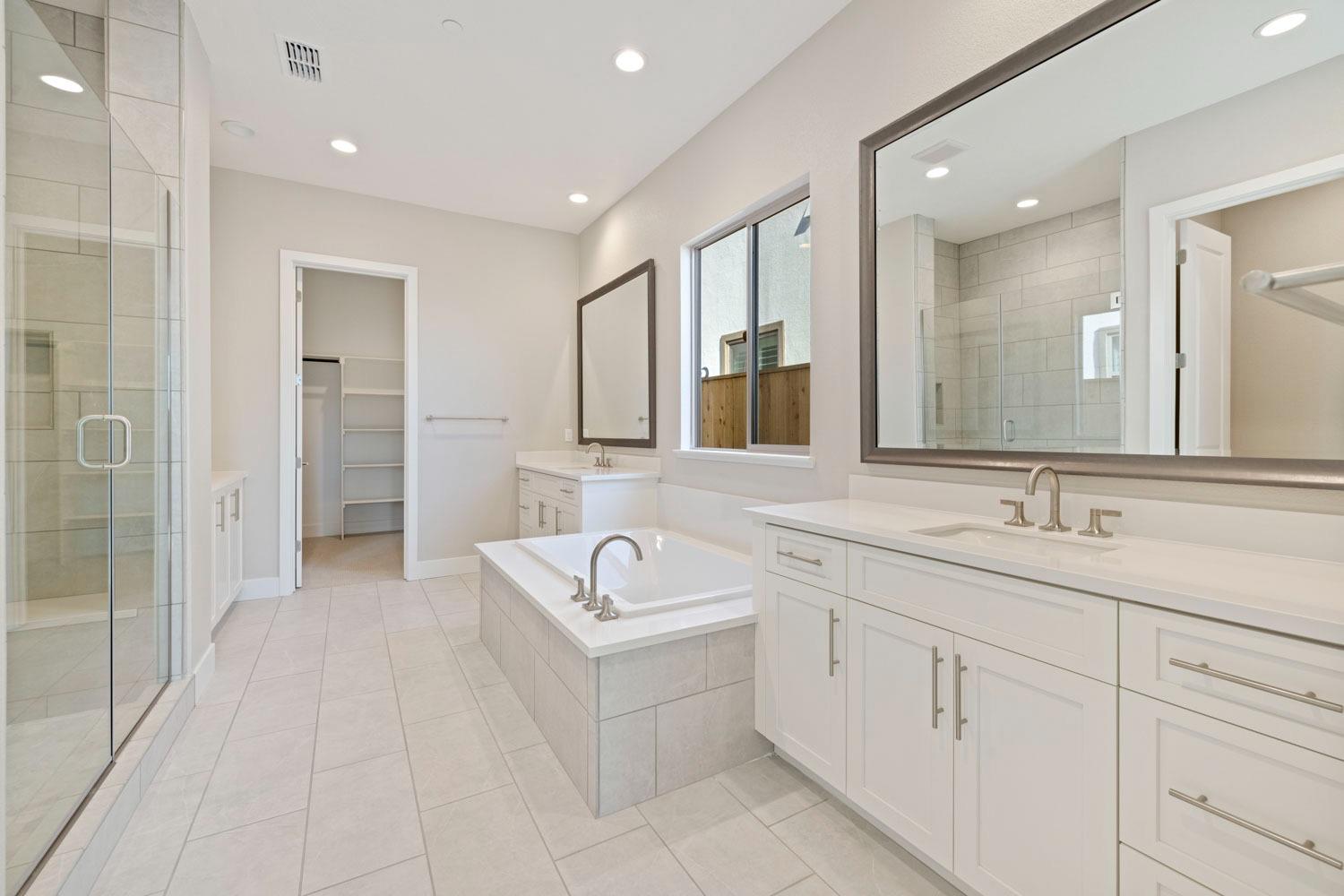 Detail Gallery Image 23 of 29 For 2932 Carrousel, Lodi,  CA 95242 - 3 Beds | 2/1 Baths