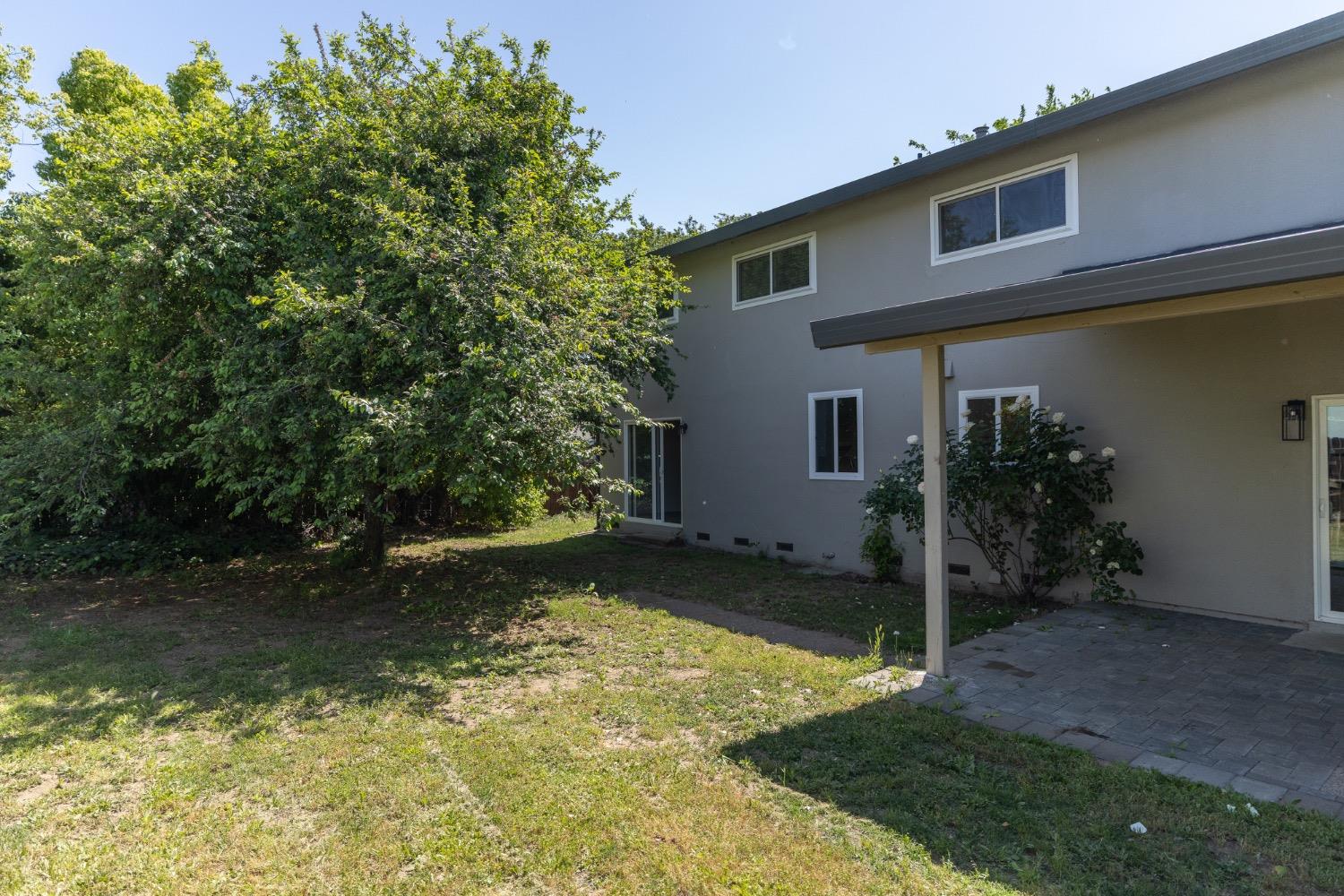 Detail Gallery Image 5 of 19 For 2200 El Cejo Cir, Rancho Cordova,  CA 95670 - 5 Beds | 2/1 Baths