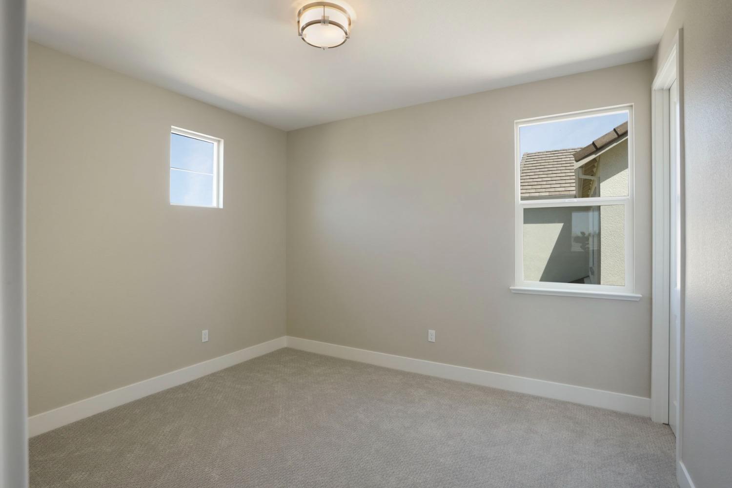 Paramount Lane, Manteca, California image 30