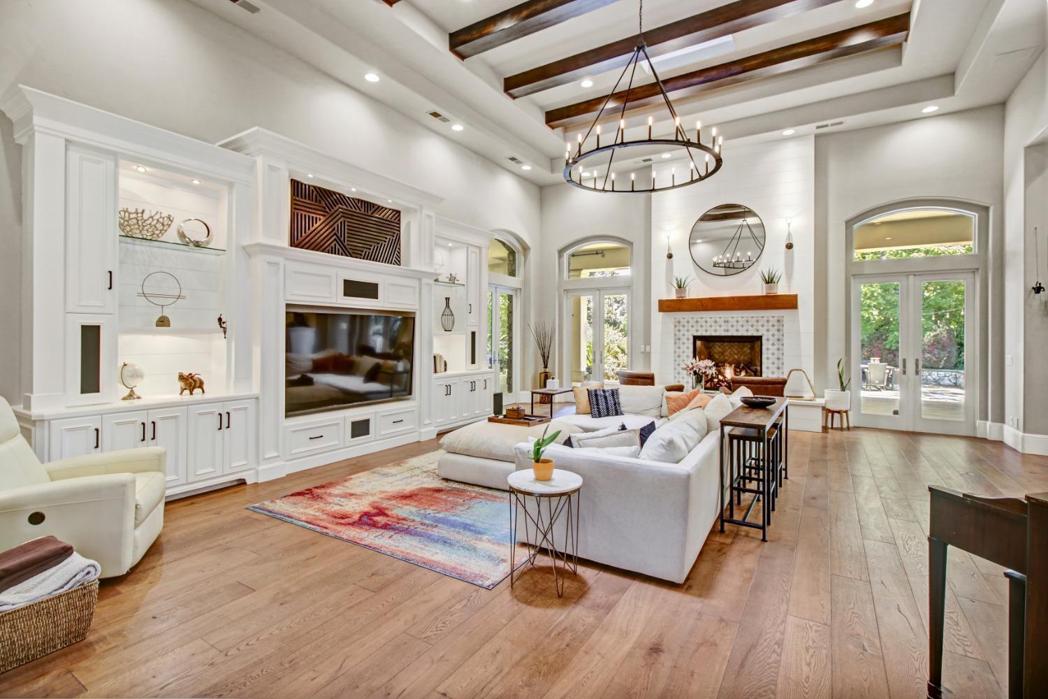 Detail Gallery Image 18 of 81 For 5011 Jardin Ln, Carmichael,  CA 95608 - 4 Beds | 4 Baths