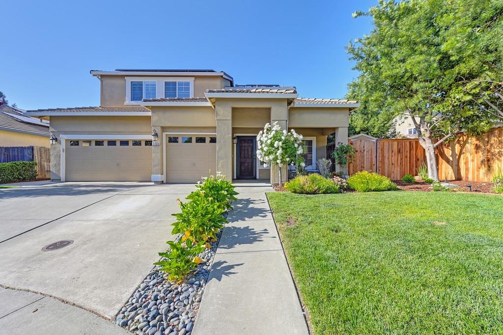 Detail Gallery Image 2 of 63 For 2725 Henri Ct, Davis,  CA 95618 - 5 Beds | 2/1 Baths