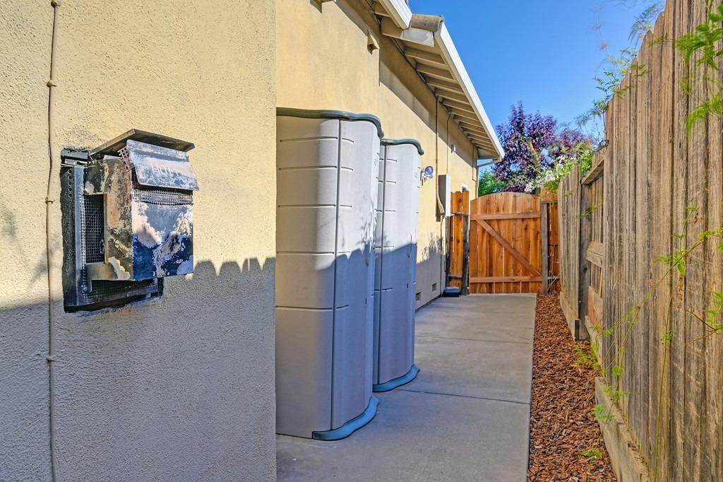 Detail Gallery Image 57 of 63 For 2725 Henri Ct, Davis,  CA 95618 - 5 Beds | 2/1 Baths