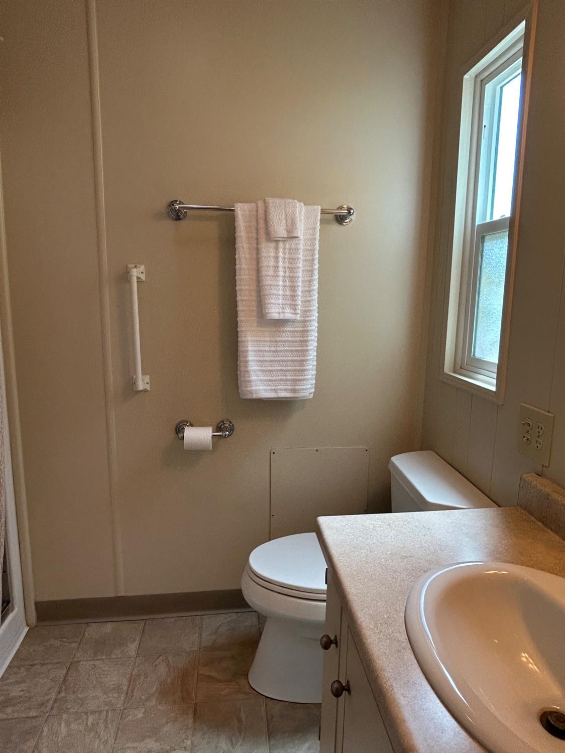 Detail Gallery Image 26 of 40 For 6616 Capital Dr 81, Sacramento,  CA 95828 - 2 Beds | 2 Baths