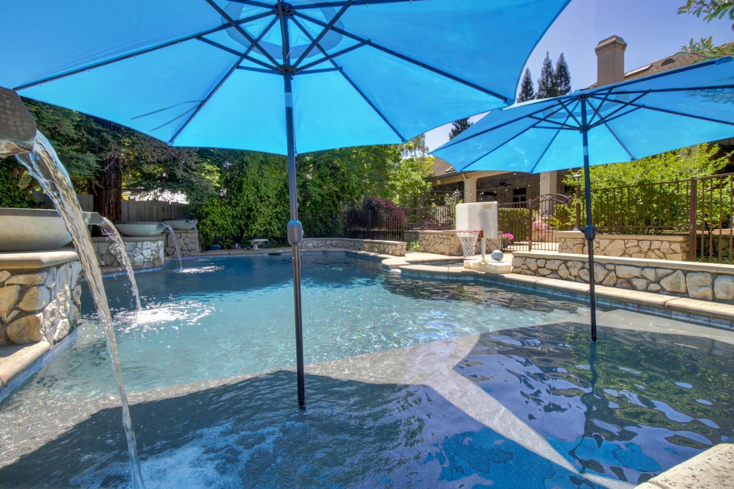 Detail Gallery Image 52 of 81 For 5011 Jardin Ln, Carmichael,  CA 95608 - 4 Beds | 4 Baths