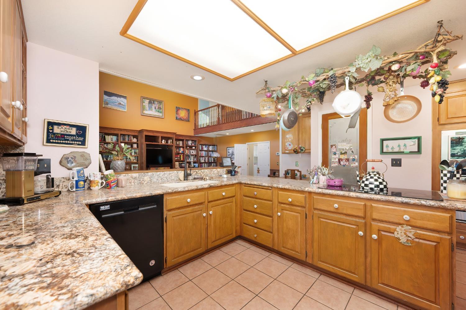 Detail Gallery Image 16 of 81 For 2601 Roundhill Cir, Placerville,  CA 95667 - 4 Beds | 3 Baths