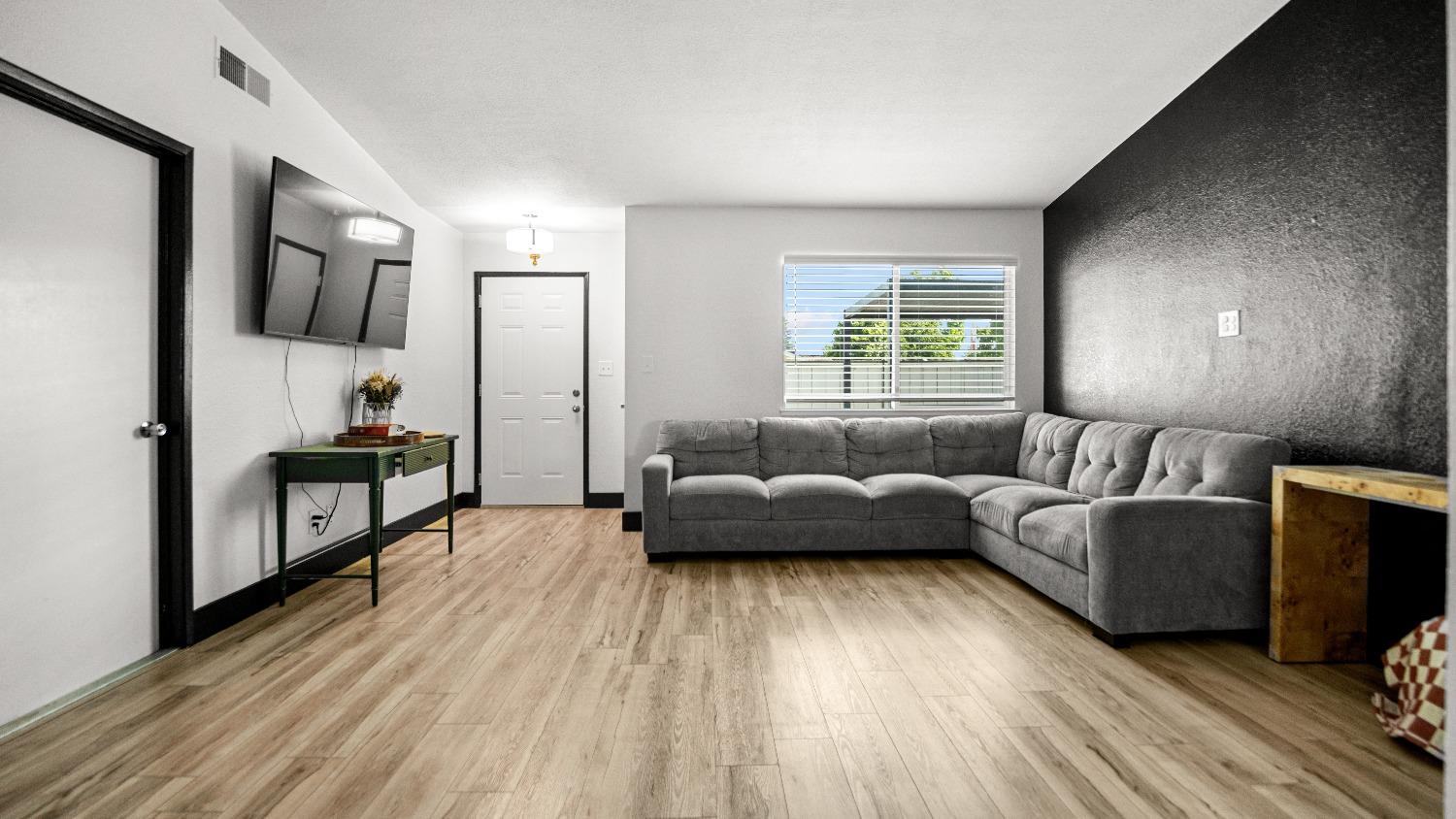 Detail Gallery Image 27 of 52 For 813 St Helena Pl, Modesto,  CA 95356 - 2 Beds | 2 Baths