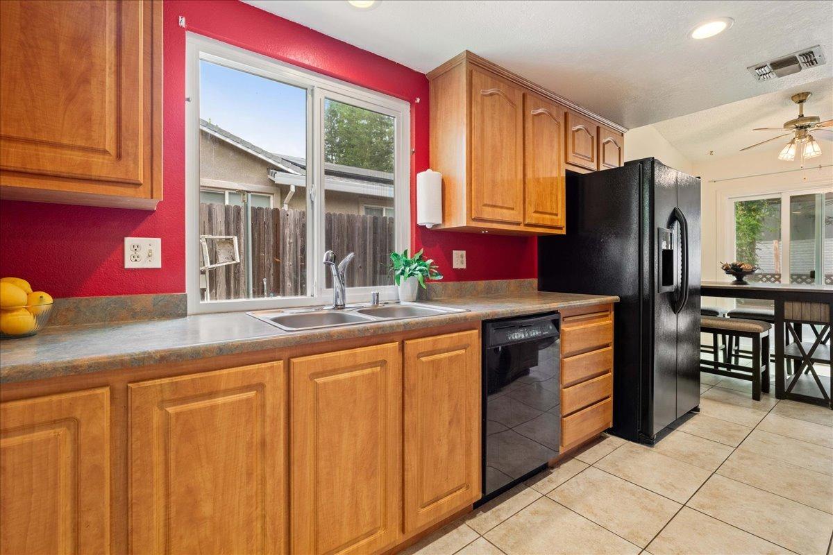 Detail Gallery Image 14 of 38 For 6385 Arcadia Ave, Loomis,  CA 95650 - 3 Beds | 2 Baths