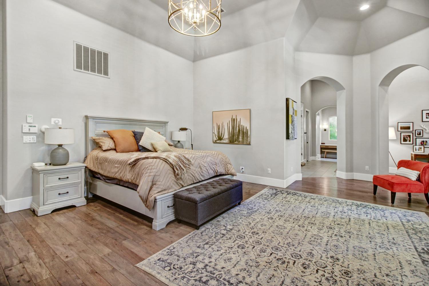 Detail Gallery Image 29 of 81 For 5011 Jardin Ln, Carmichael,  CA 95608 - 4 Beds | 4 Baths