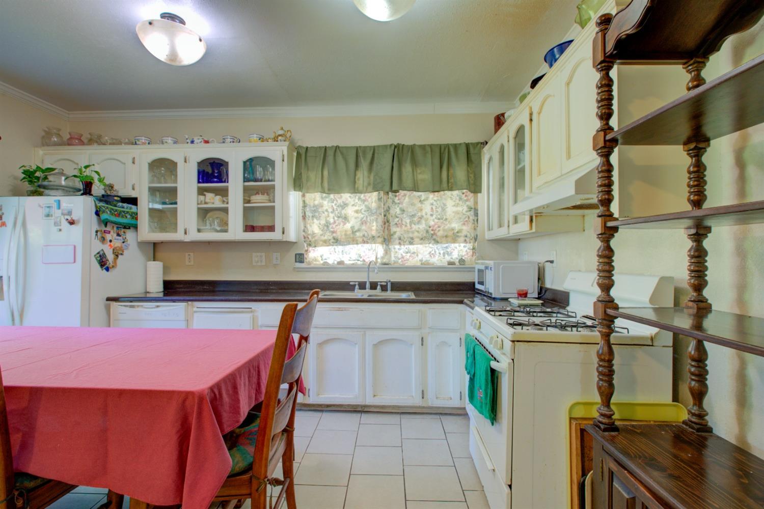 Detail Gallery Image 14 of 24 For 221 W 23rd St, Merced,  CA 95340 - 3 Beds | 1 Baths