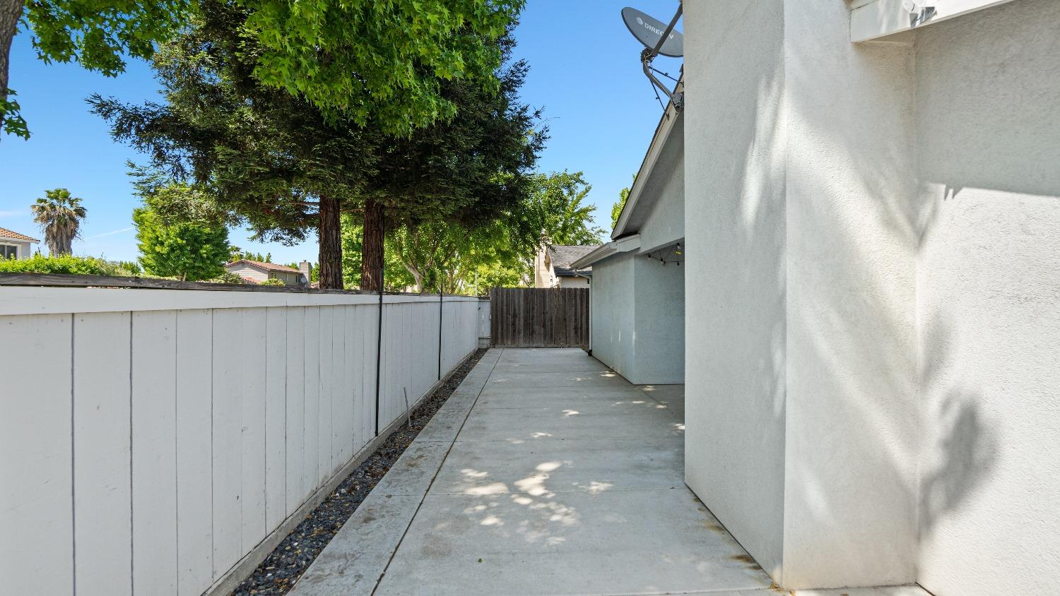Detail Gallery Image 16 of 52 For 813 St Helena Pl, Modesto,  CA 95356 - 2 Beds | 2 Baths