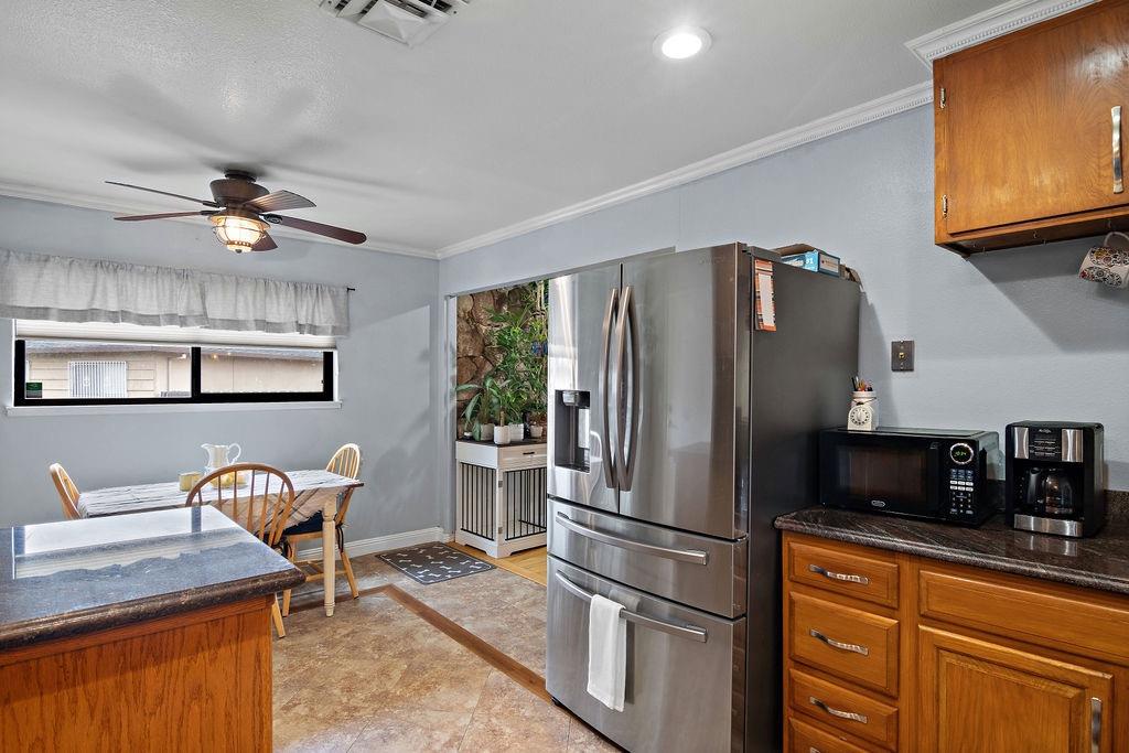 Detail Gallery Image 11 of 50 For 604 San Miguel Ave, Stockton,  CA 95210 - 3 Beds | 2 Baths