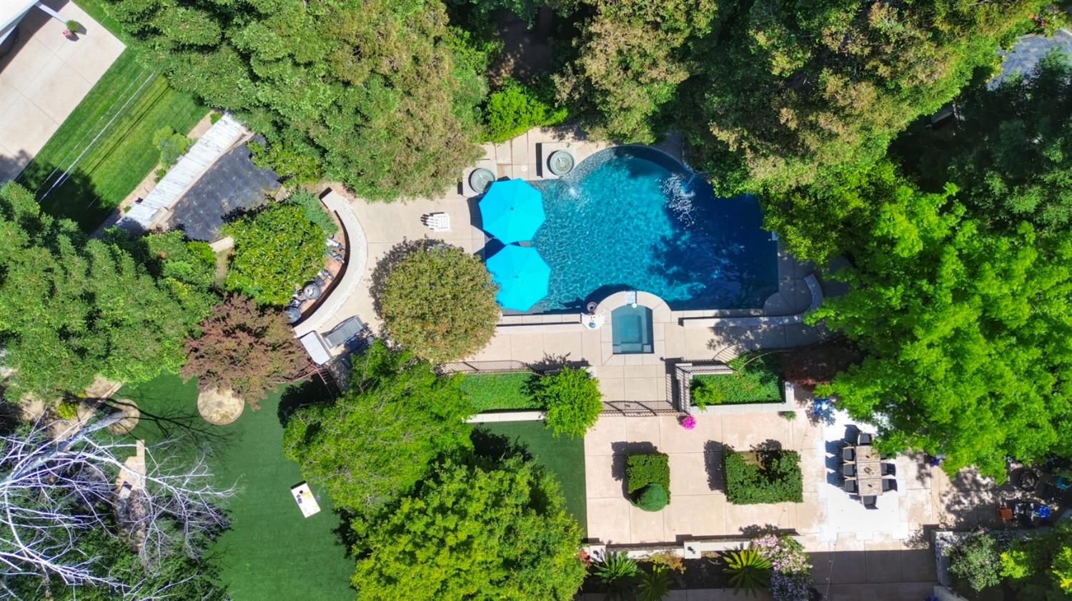 Detail Gallery Image 49 of 81 For 5011 Jardin Ln, Carmichael,  CA 95608 - 4 Beds | 4 Baths