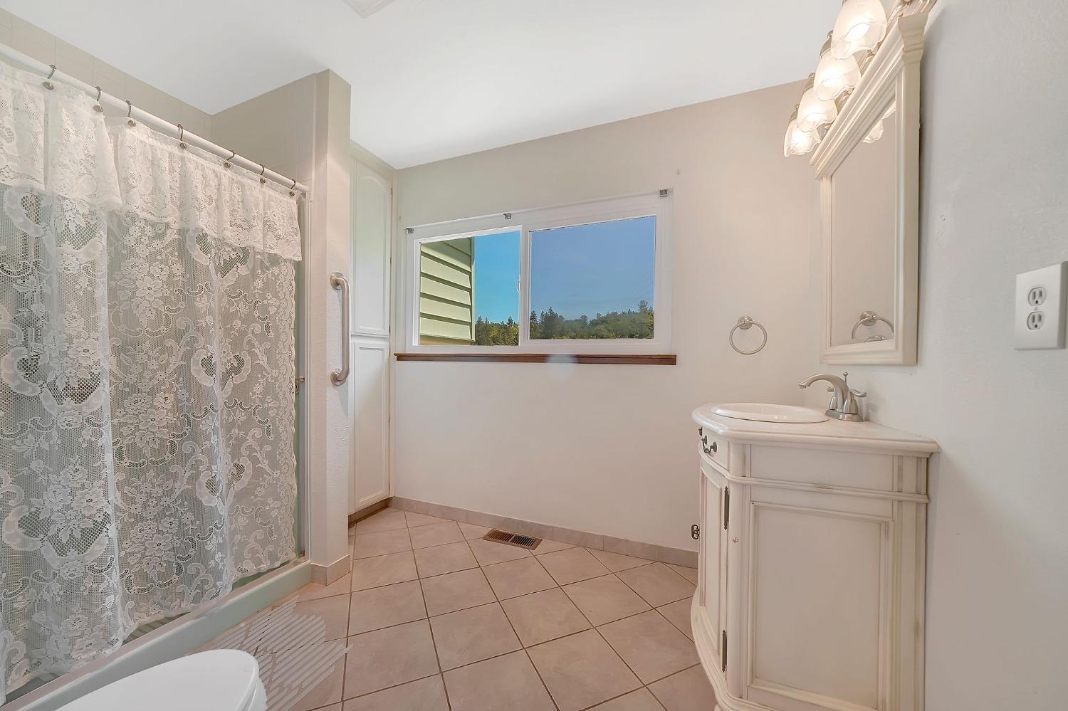 Detail Gallery Image 19 of 77 For 16735 Fiddletown Rd, Fiddletown,  CA 95629 - 3 Beds | 2 Baths