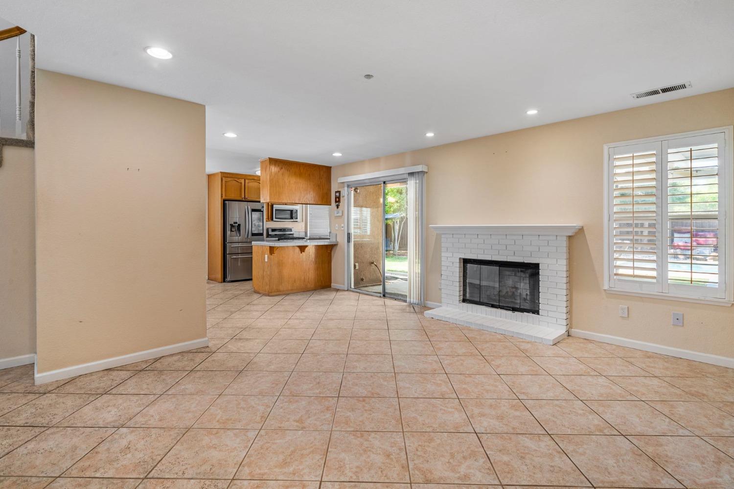 Detail Gallery Image 14 of 45 For 775 Vivian Dr, Livermore,  CA 94550 - 4 Beds | 3 Baths