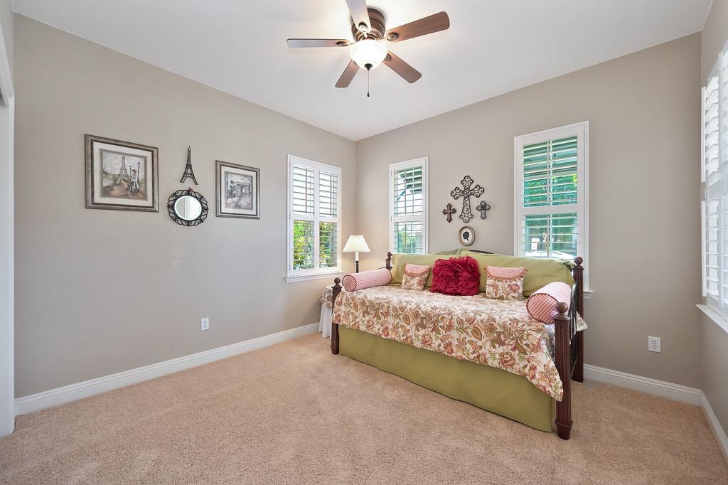 Detail Gallery Image 14 of 44 For 2425 Rockrose Cir, Roseville,  CA 95747 - 4 Beds | 3 Baths