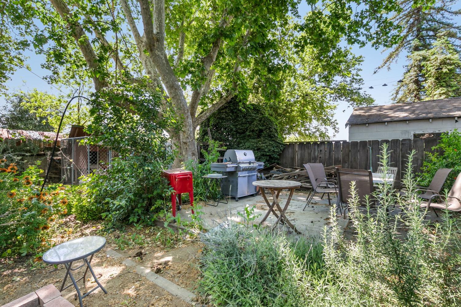 Detail Gallery Image 33 of 58 For 26 Oak Ave, Woodland,  CA 95695 - 4 Beds | 4 Baths