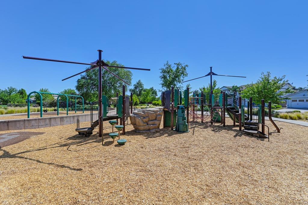 Detail Gallery Image 34 of 44 For 2425 Rockrose Cir, Roseville,  CA 95747 - 4 Beds | 3 Baths