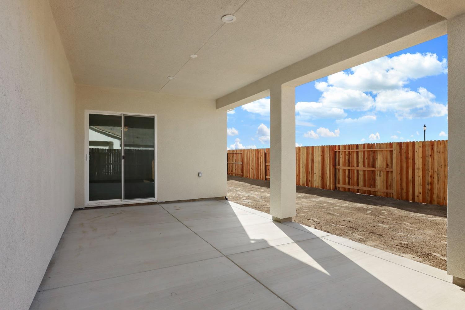 Paramount Lane, Manteca, California image 18