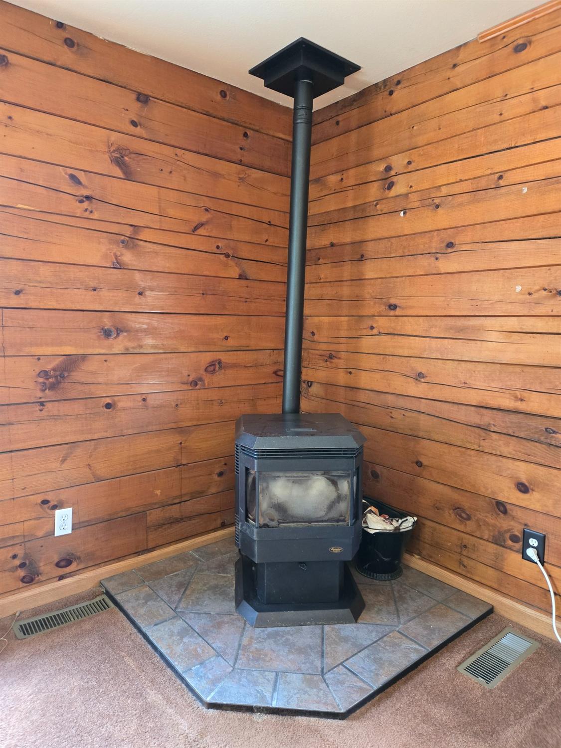 Detail Gallery Image 6 of 36 For 6365 Pikes Peak, Garden Valley,  CA 95633 - 3 Beds | 2 Baths
