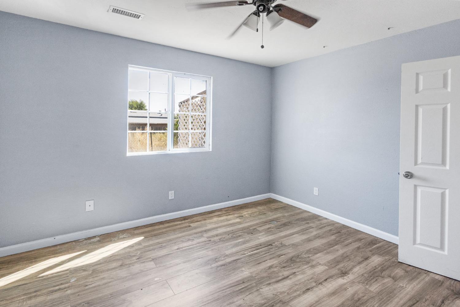 Detail Gallery Image 7 of 41 For 2931 Elm Ave, Merced,  CA 95348 - 3 Beds | 3 Baths