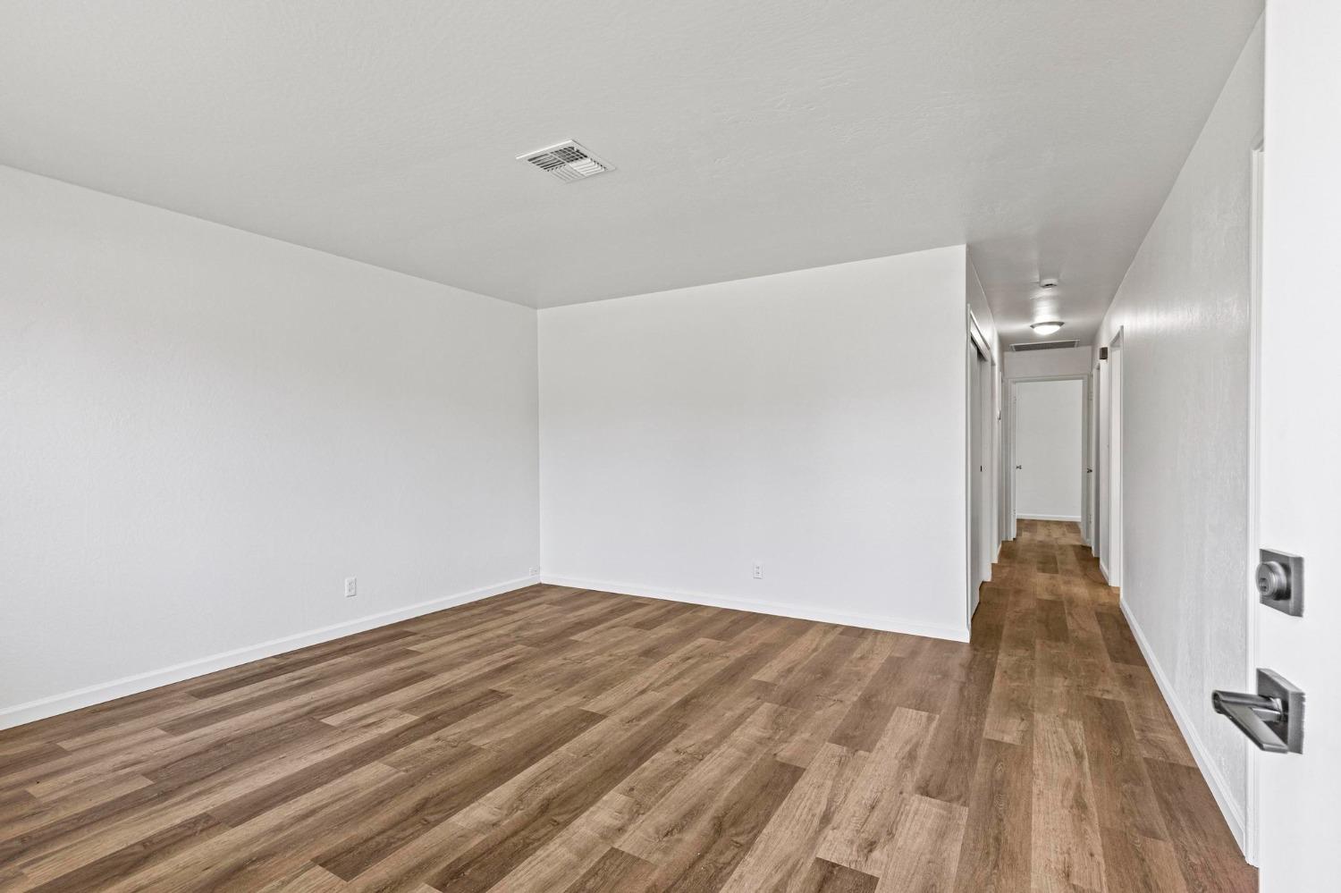 Detail Gallery Image 3 of 31 For 1340 Phillips Rd, Yuba City,  CA 95991 - 3 Beds | 2 Baths