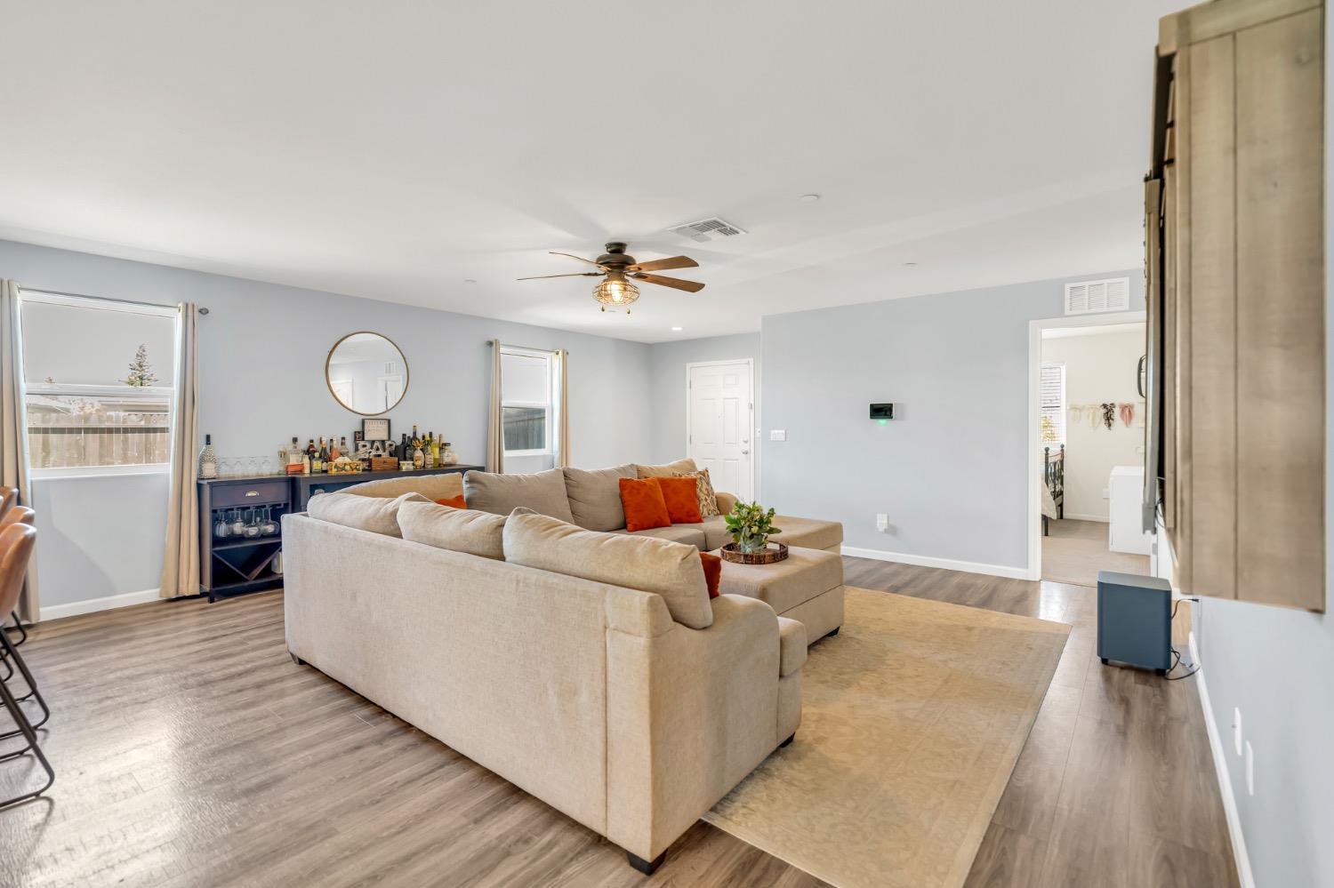 Detail Gallery Image 7 of 42 For 1096 Sierra Bluff St, Plumas Lake,  CA 95961 - 3 Beds | 2 Baths