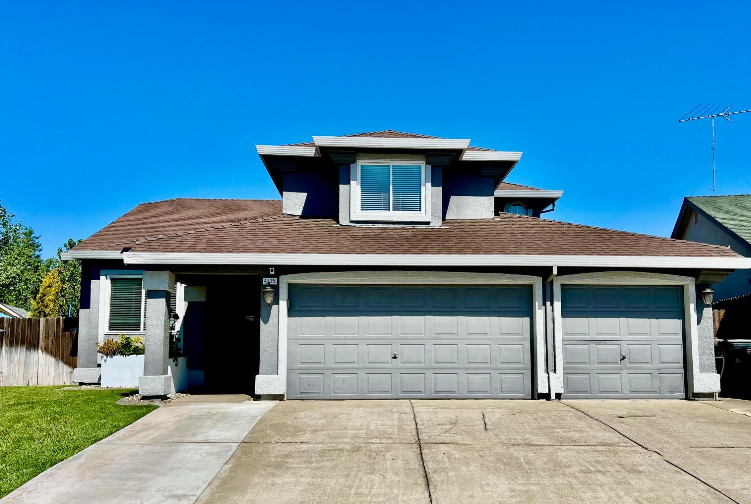 Detail Gallery Image 1 of 49 For 4125 Perry Creek Ct, Antelope,  CA 95843 - 4 Beds | 3 Baths