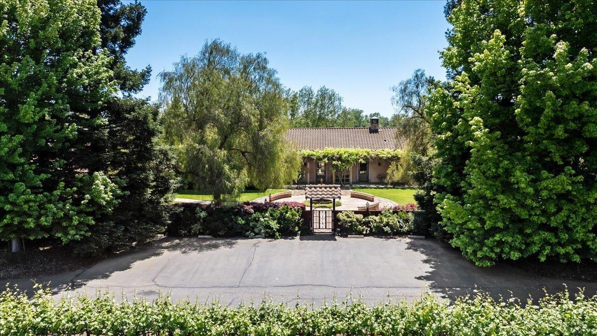 Detail Gallery Image 4 of 95 For 18879 Hidden Lakes Ln, Acampo,  CA 95220 - 3 Beds | 3/2 Baths