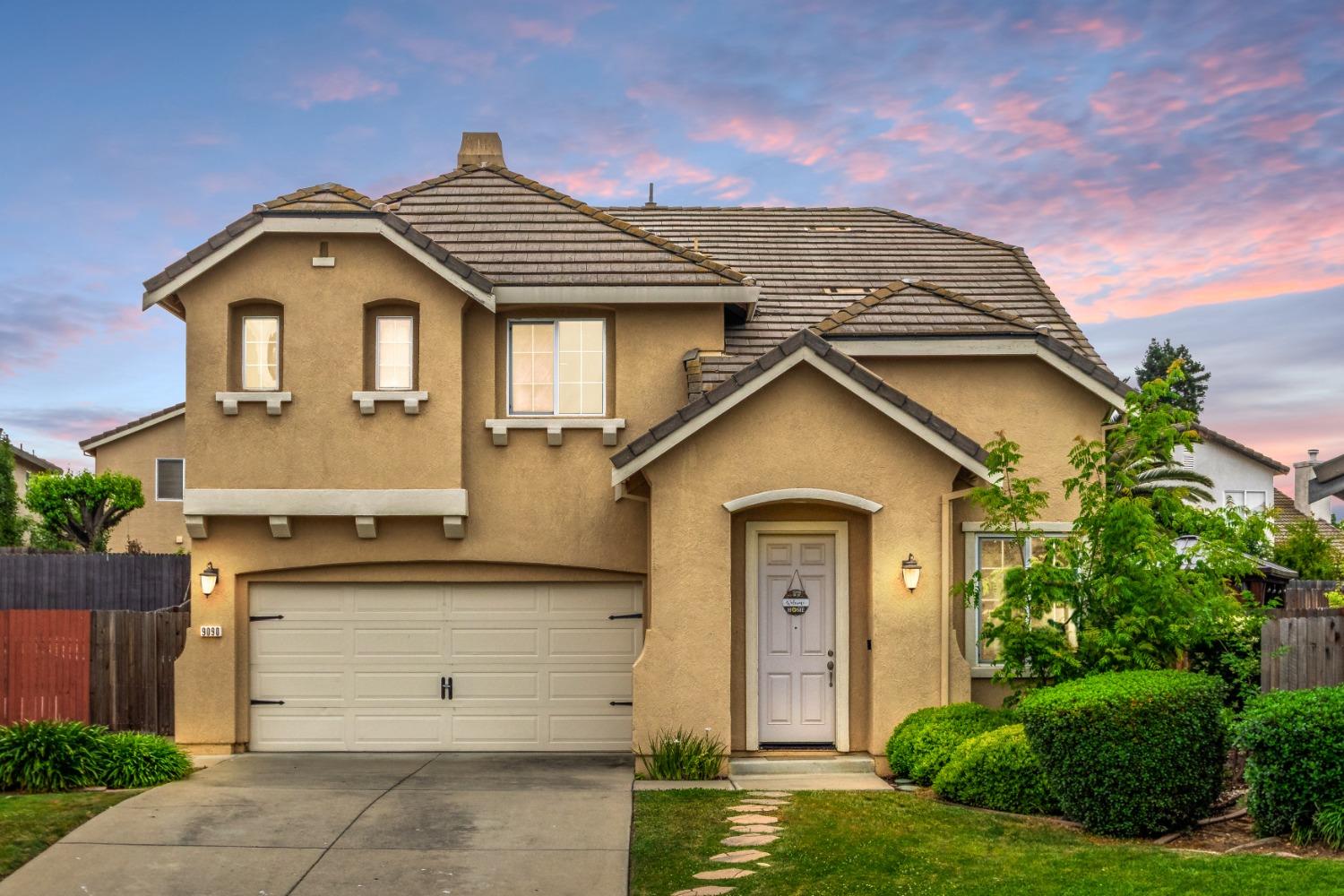 Detail Gallery Image 1 of 33 For 9090 Piazza Ct, Elk Grove,  CA 95624 - 4 Beds | 2/1 Baths