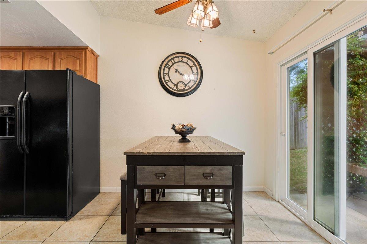 Detail Gallery Image 12 of 38 For 6385 Arcadia Ave, Loomis,  CA 95650 - 3 Beds | 2 Baths