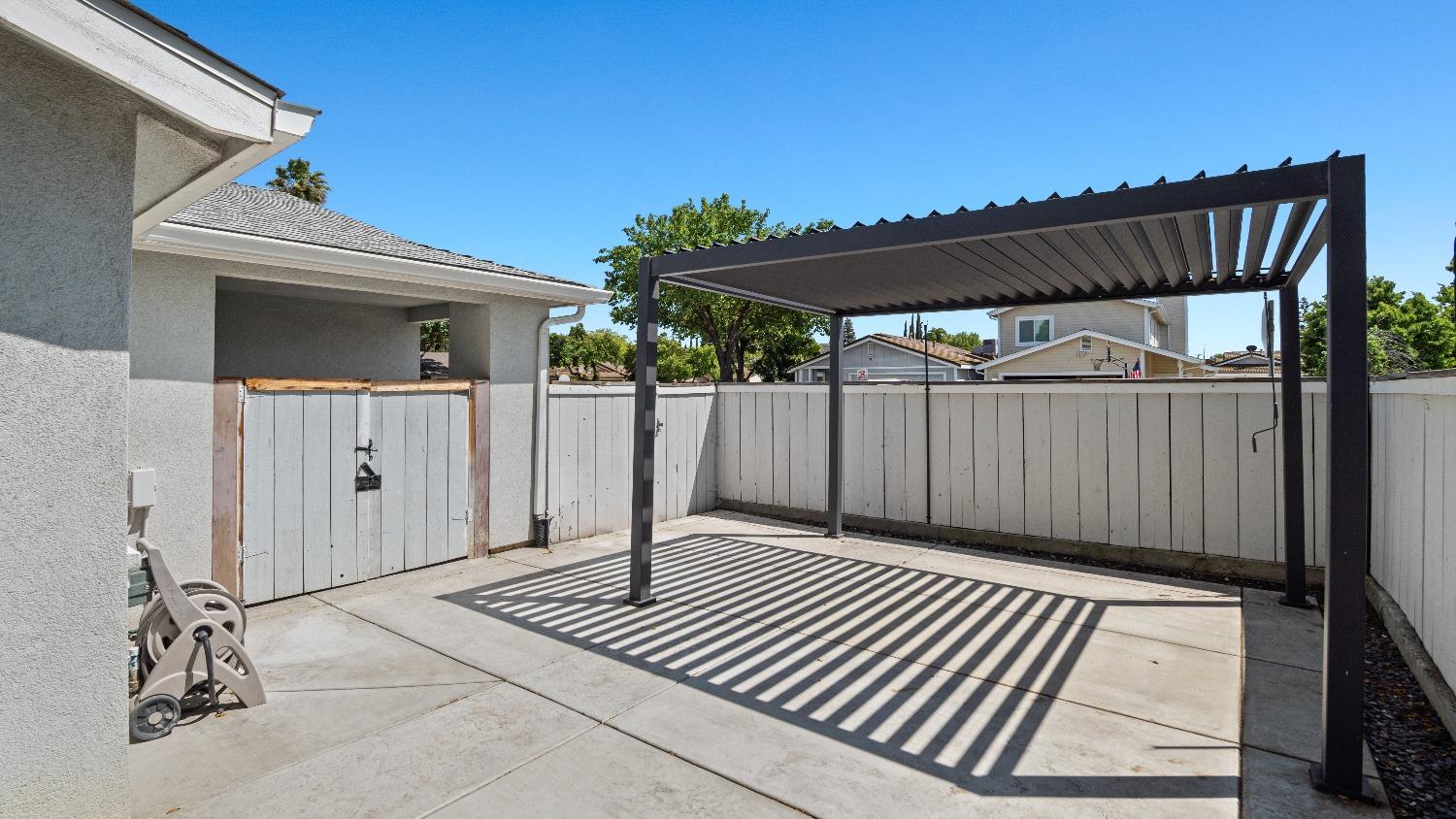 Detail Gallery Image 13 of 52 For 813 St Helena Pl, Modesto,  CA 95356 - 2 Beds | 2 Baths