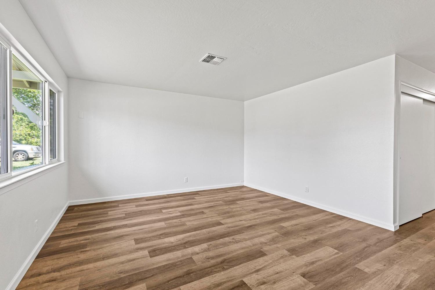 Detail Gallery Image 2 of 31 For 1340 Phillips Rd, Yuba City,  CA 95991 - 3 Beds | 2 Baths