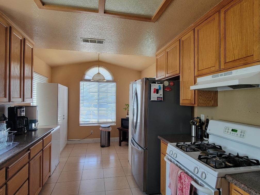 Detail Gallery Image 4 of 31 For 628 Vintner St, Los Banos,  CA 93635 - 3 Beds | 2 Baths