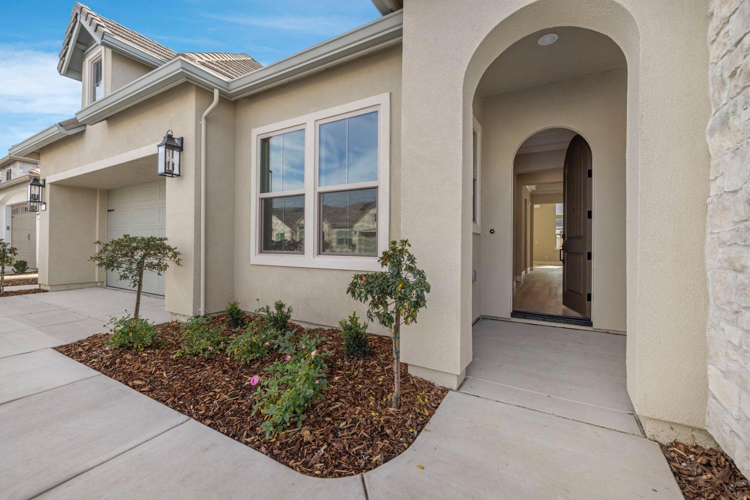 Detail Gallery Image 3 of 29 For 2932 Carrousel, Lodi,  CA 95242 - 3 Beds | 2/1 Baths