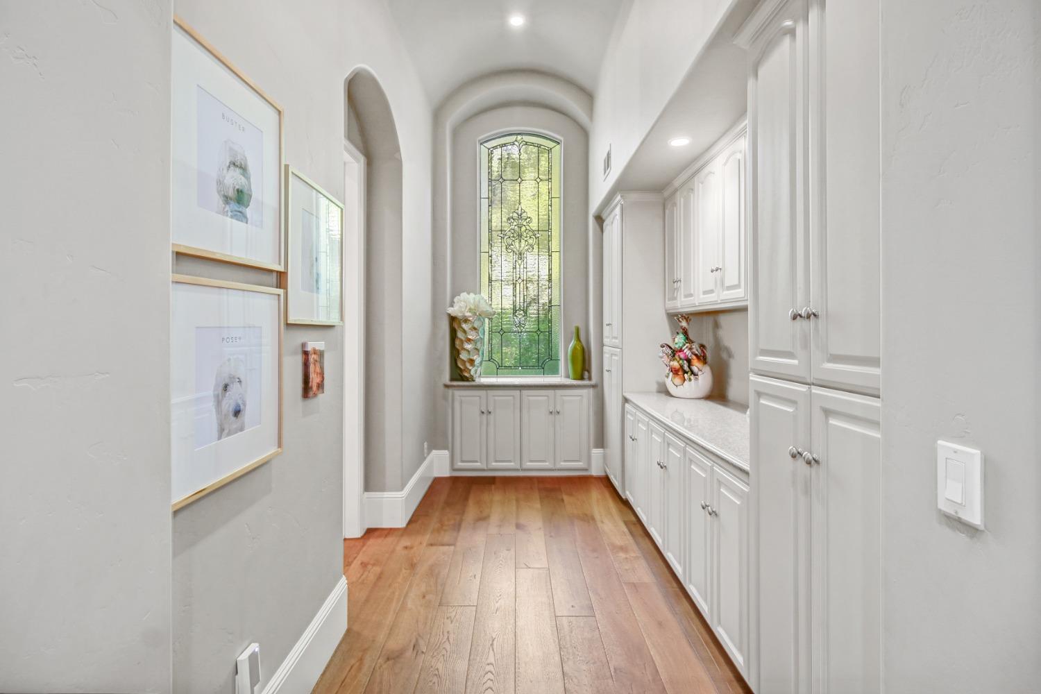 Detail Gallery Image 36 of 81 For 5011 Jardin Ln, Carmichael,  CA 95608 - 4 Beds | 4 Baths