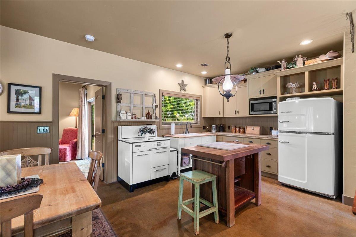 Detail Gallery Image 52 of 95 For 18879 Hidden Lakes Ln, Acampo,  CA 95220 - 3 Beds | 3/2 Baths